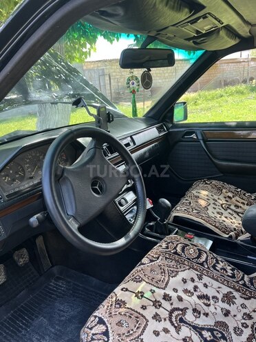 Mercedes E 230 1990, 512,000 km - 2.3 l - Salyan
