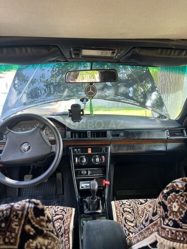 Mercedes E 230 1990, 512,000 km - 2.3 l - Salyan