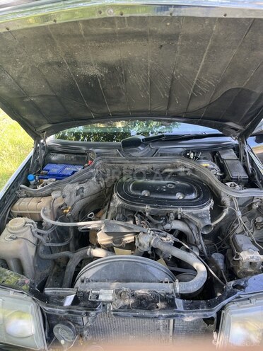 Mercedes E 230 1990, 512,000 km - 2.3 l - Salyan