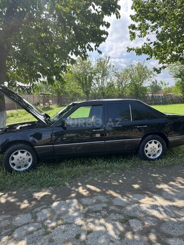 Mercedes E 230 1990, 512,000 km - 2.3 l - Salyan