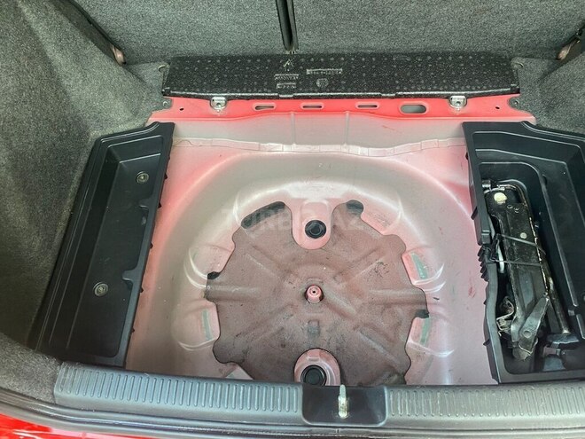 Toyota Corolla 2006, 268,000 km - 1.4 l - Bakı