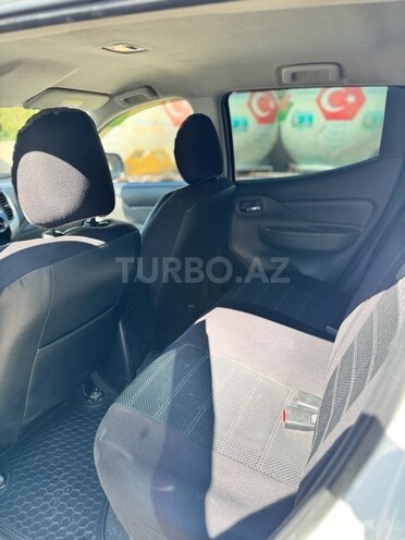 Mitsubishi L200 2015, 390,000 km - 2.5 l - Bakı
