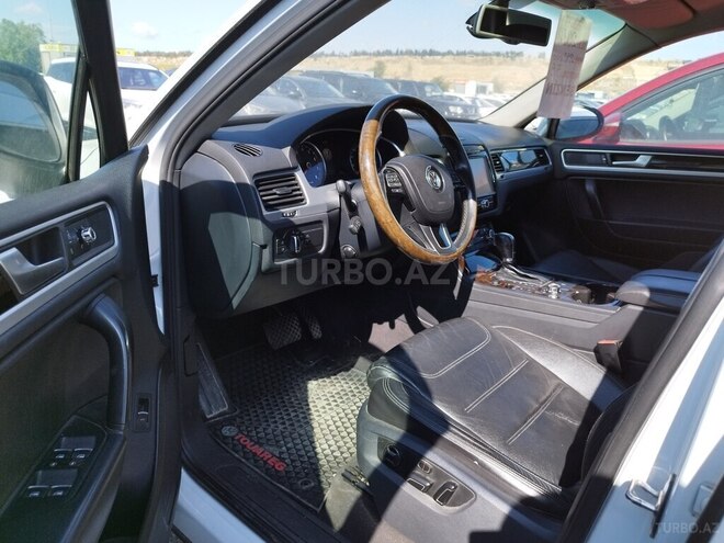 Volkswagen Touareg-7