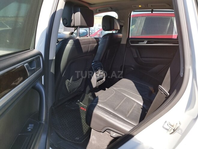 Volkswagen Touareg-8