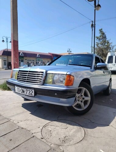 Mercedes 190 1990, 230,000 km - 1.8 l - Ucar