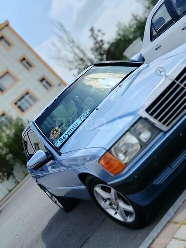 Mercedes 190 1990, 230,000 km - 1.8 l - Ucar