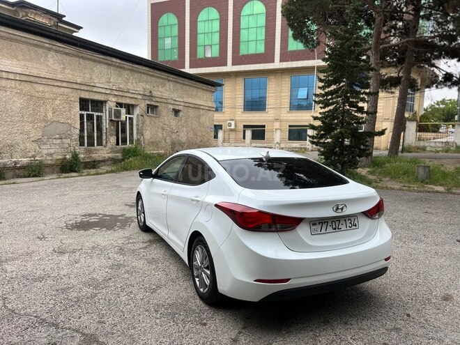 Hyundai Elantra 2015, 145,123 km - 1.8 l - Bakı