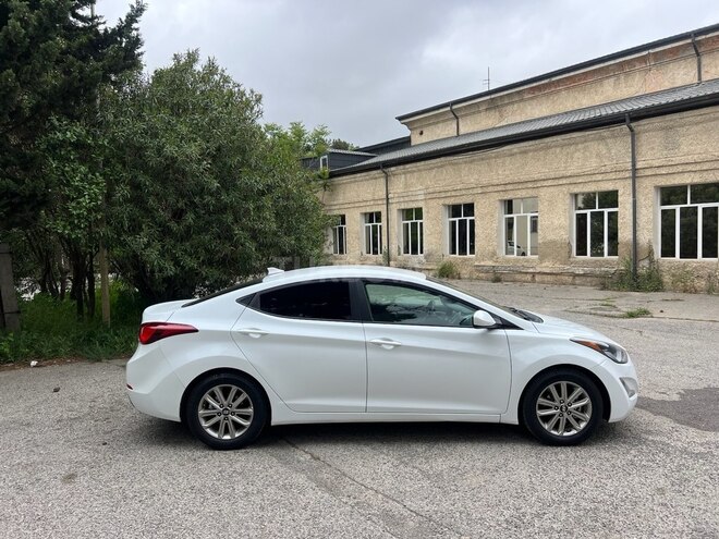 Hyundai Elantra 2015, 145,123 km - 1.8 l - Bakı