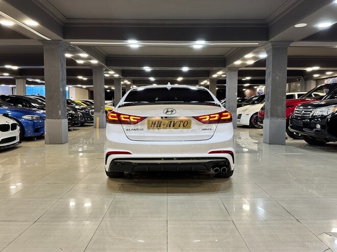 Hyundai Elantra 2018, 60,000 km - 1.6 l - Bakı