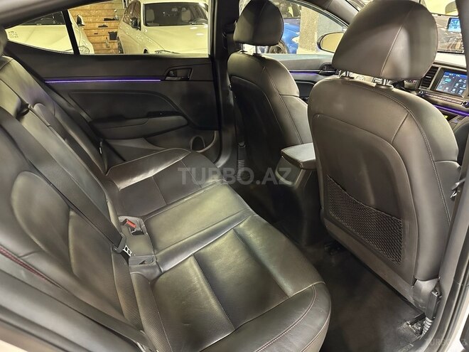 Hyundai Elantra 2018, 60,000 km - 1.6 l - Bakı
