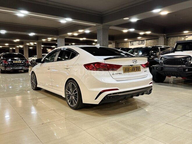 Hyundai Elantra 2018, 60,000 km - 1.6 l - Bakı