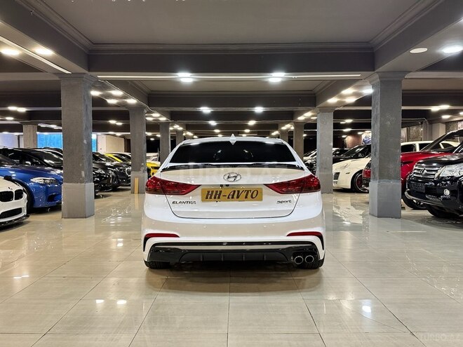 Hyundai Elantra 2018, 60,000 km - 1.6 l - Bakı