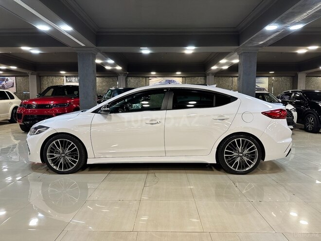 Hyundai Elantra 2018, 60,000 km - 1.6 l - Bakı