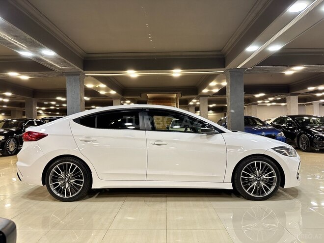 Hyundai Elantra 2018, 60,000 km - 1.6 l - Bakı