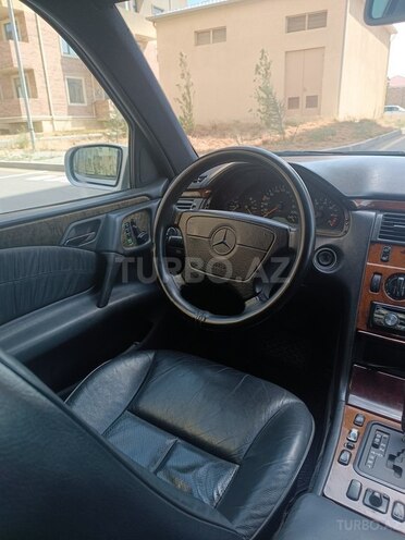 Mercedes E 240 1998, 523,000 km - 2.4 l - Bakı