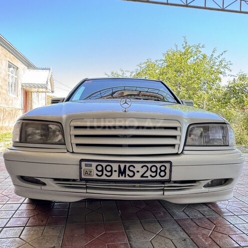 Mercedes C 200 1998, 300,000 km - 2.0 l - Tovuz