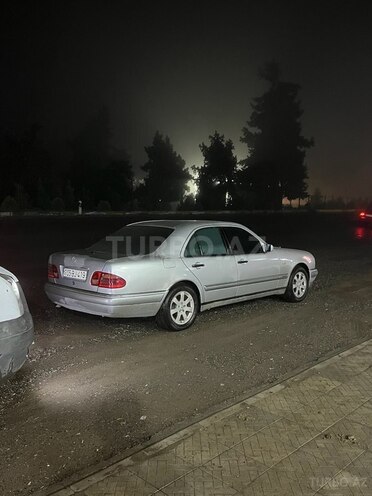 Mercedes E 220 d 1998, 422,000 km - 2.2 l - Qazax