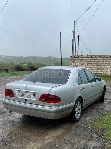 Mercedes E 220 d 1998, 422,000 km - 2.2 l - Qazax