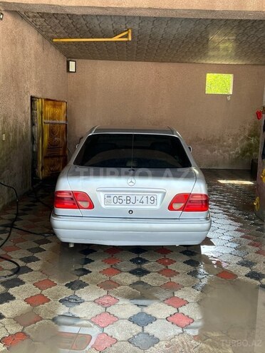 Mercedes E 220 d 1998, 422,000 km - 2.2 l - Qazax