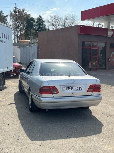 Mercedes E 220 d 1998, 422,000 km - 2.2 l - Qazax