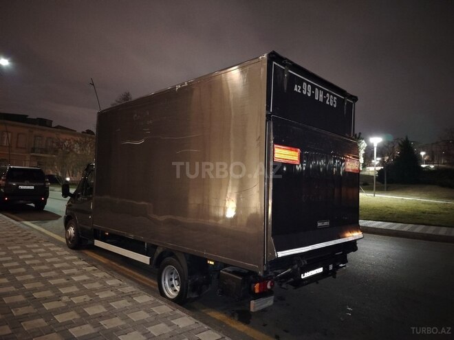 Ford Transit-4