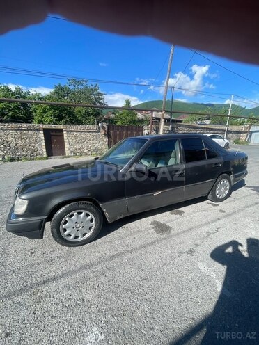 Mercedes E 200 d 1990, 415,000 km - 2.0 л - Şəki