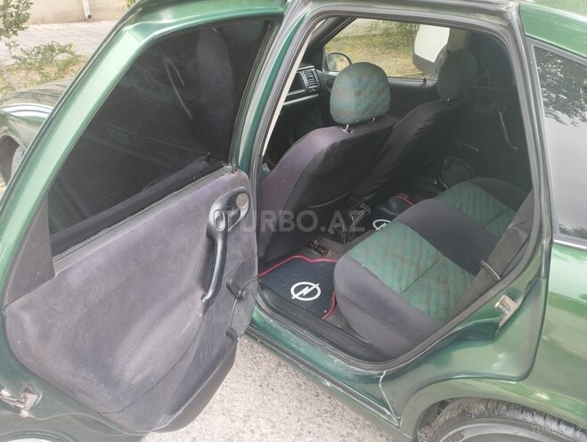 Opel Vectra 1997, 247,000 km - 1.8 l - Bakı