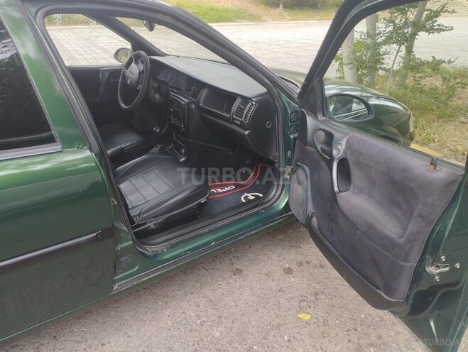 Opel Vectra 1997, 247,000 km - 1.8 l - Bakı