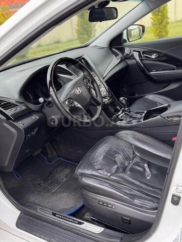 Hyundai Grandeur 2011, 230,000 km - 3.0 л - Bakı