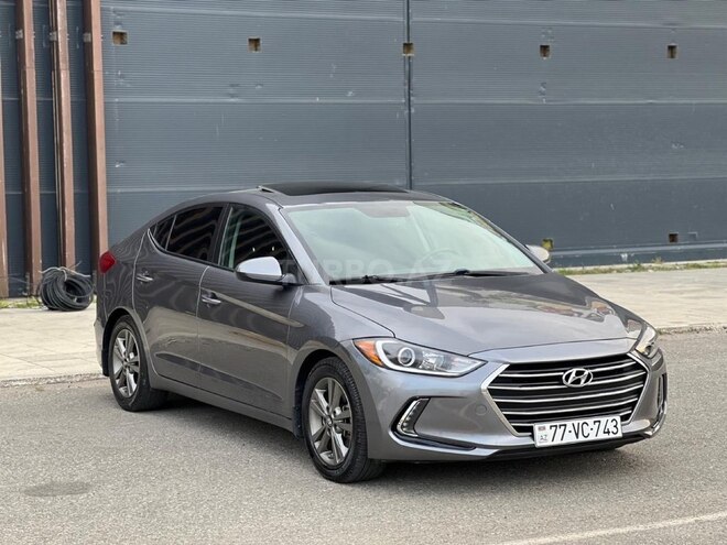 Hyundai Elantra-1