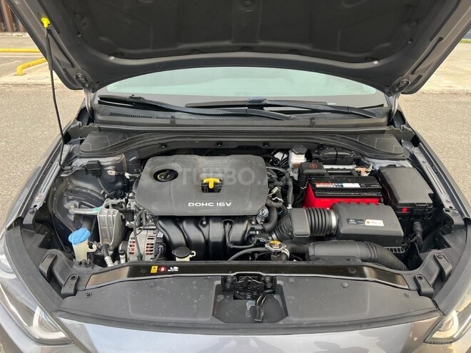 Hyundai Elantra-15