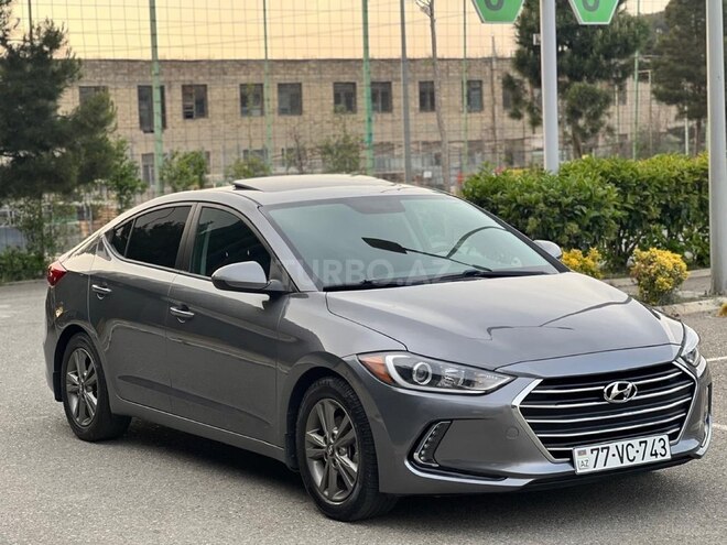 Hyundai Elantra-10