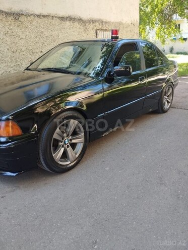 BMW 318 1993, 167,000 km - 1.8 l - Qazax
