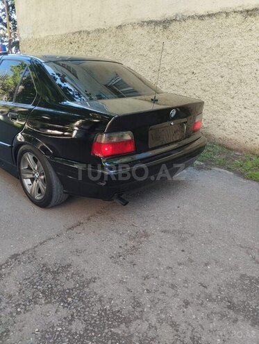 BMW 318 1993, 167,000 km - 1.8 l - Qazax