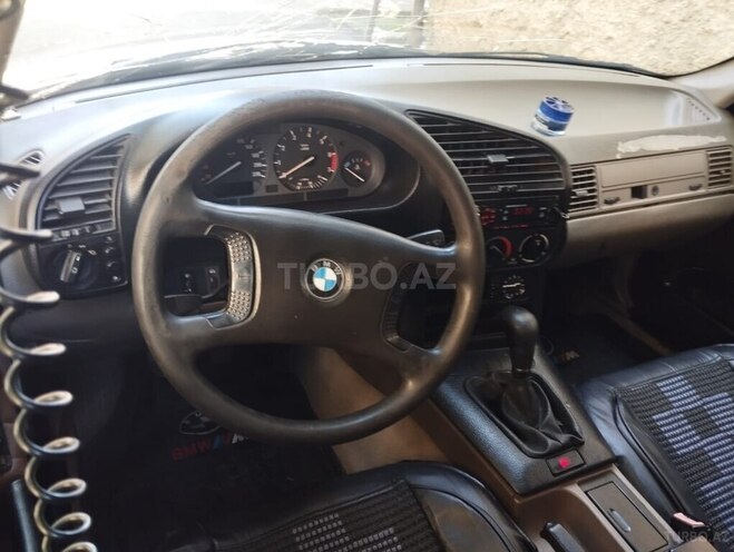 BMW 318 1993, 167,000 km - 1.8 l - Qazax