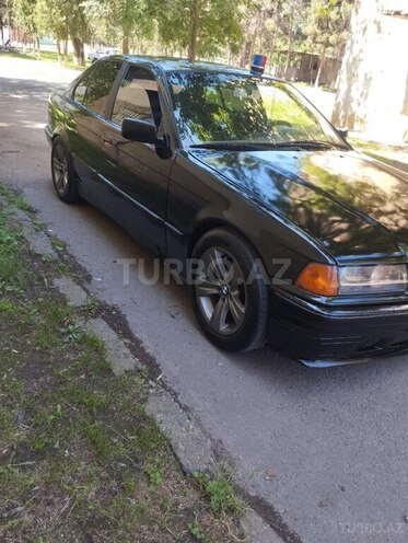 BMW 318 1993, 167,000 km - 1.8 l - Qazax