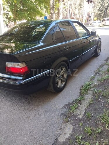 BMW 318 1993, 167,000 km - 1.8 l - Qazax