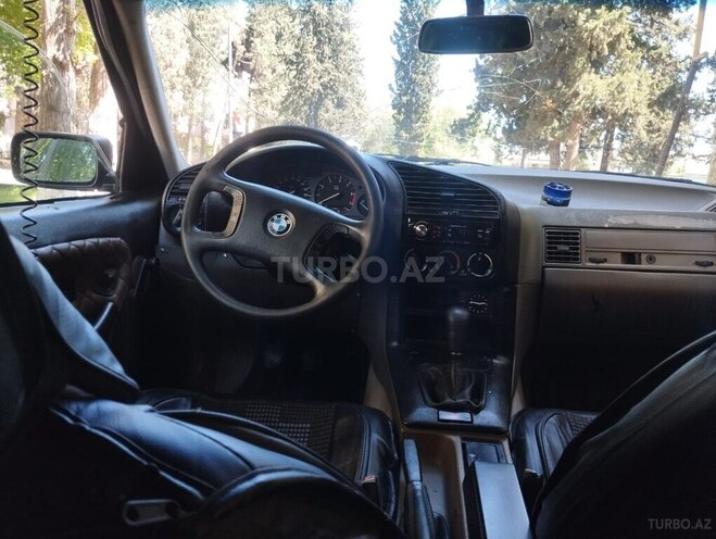 BMW 318 1993, 167,000 km - 1.8 l - Qazax