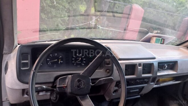 GAZ 32212 2001, 600,000 km - 2.4 л - Qazax