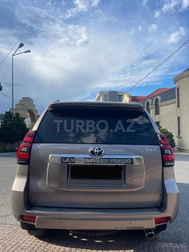 Toyota Land Cruiser Prado-6