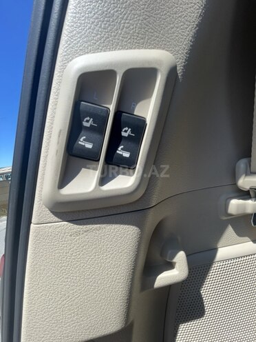 Toyota Land Cruiser Prado-16