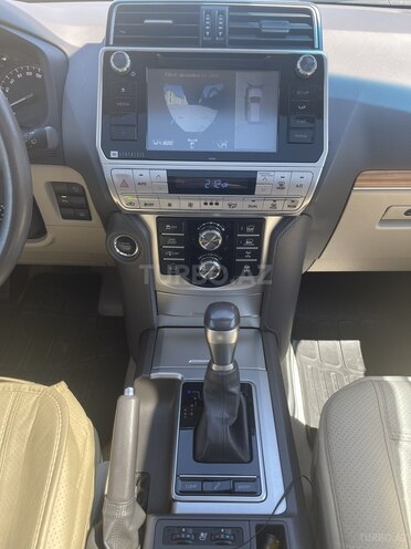 Toyota Land Cruiser Prado-9