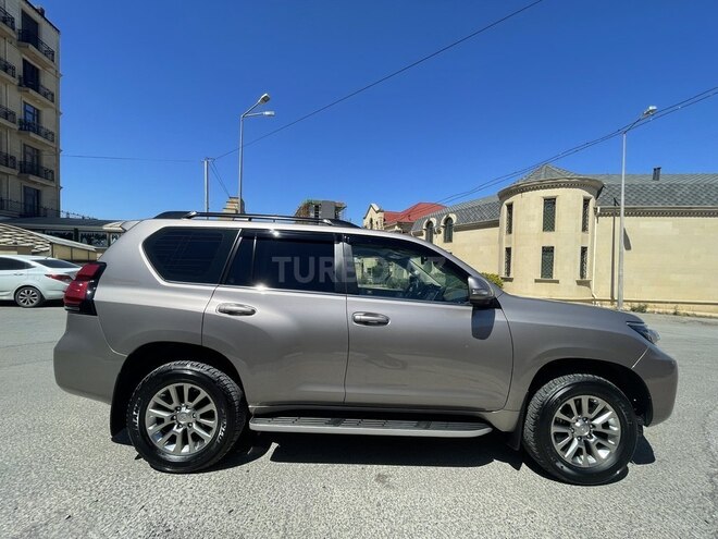 Toyota Land Cruiser Prado-3