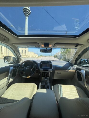 Toyota Land Cruiser Prado-7