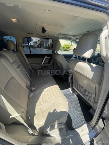 Toyota Land Cruiser Prado-12