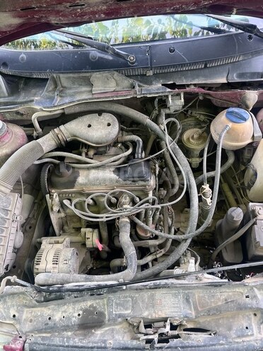Volkswagen Polo 1995, 250,000 km - 1.6 л - Bakı
