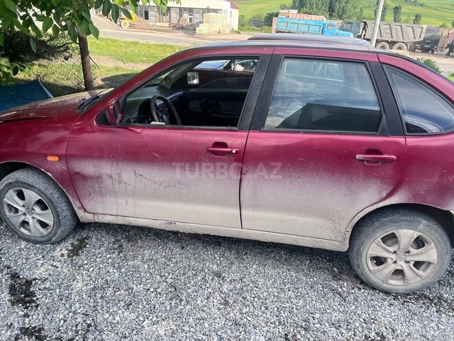 Volkswagen Polo 1995, 250,000 km - 1.6 л - Bakı