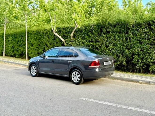 Volkswagen Polo 2014, 172,856 km - 1.6 l - Bakı