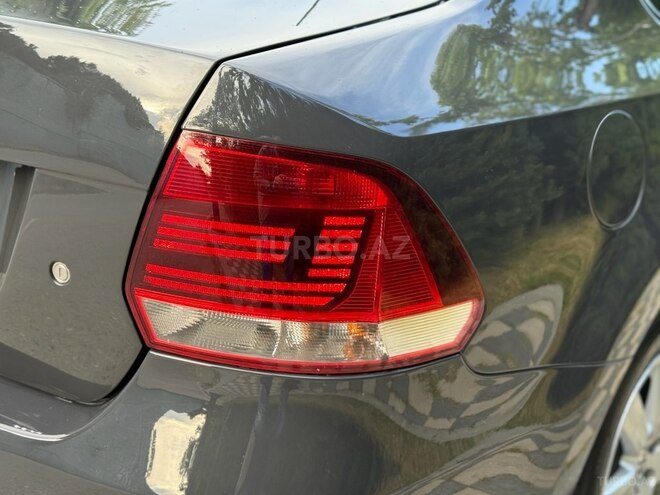 Volkswagen Polo 2014, 172,856 km - 1.6 l - Bakı