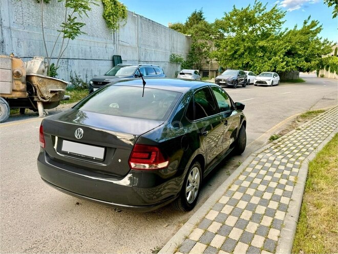 Volkswagen Polo 2014, 172,856 km - 1.6 l - Bakı